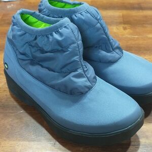 Oofos Women's Oomg Bootie